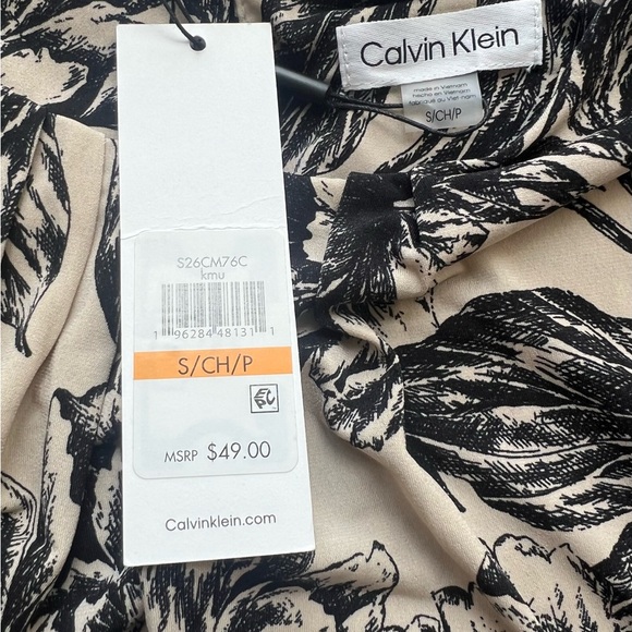 NWT Calvin Klein Floral Print Women's Blouse - Picture 3 of 5